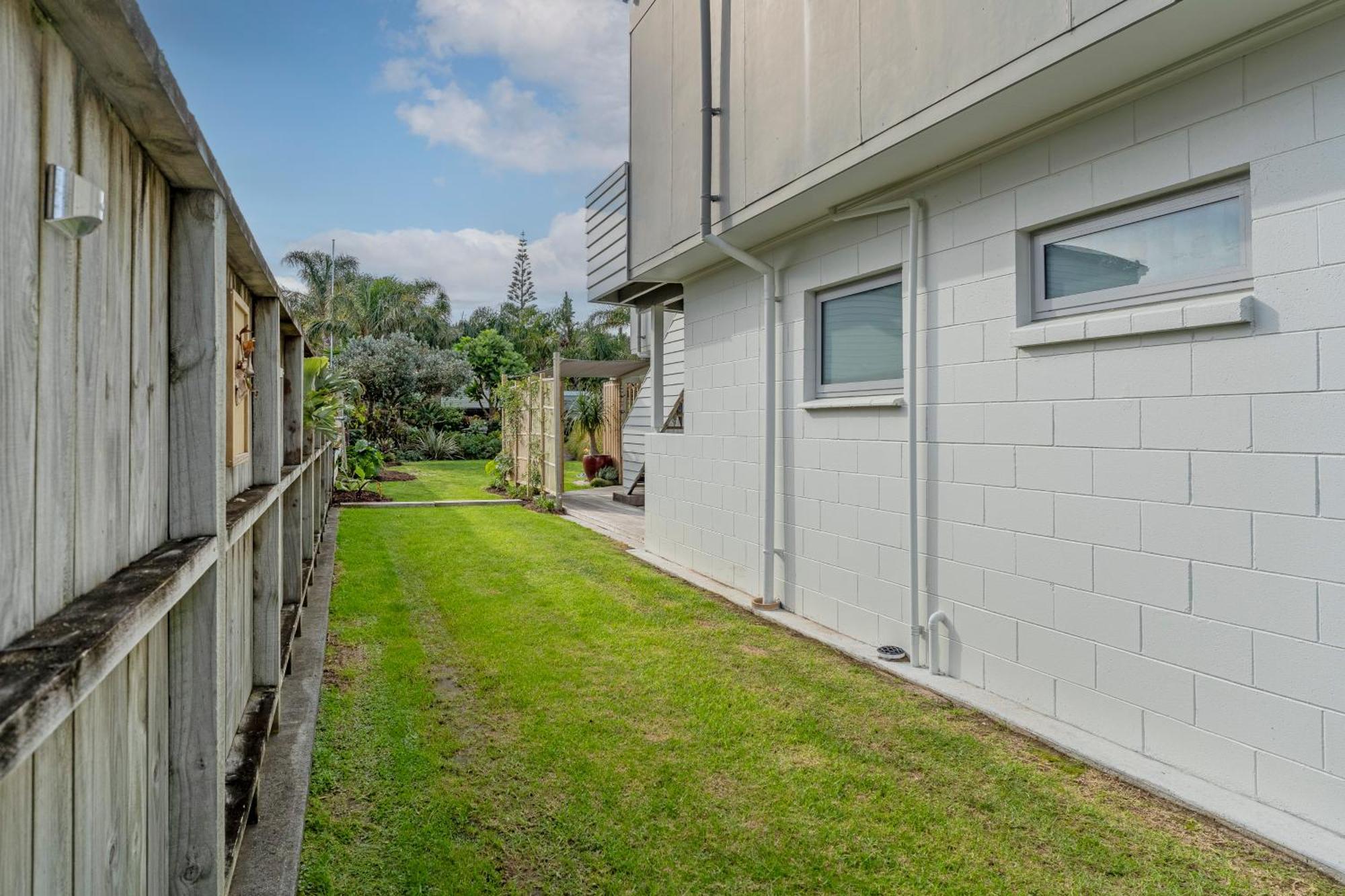Coast Awhile - Whangamata Holiday Home Exteriör bild