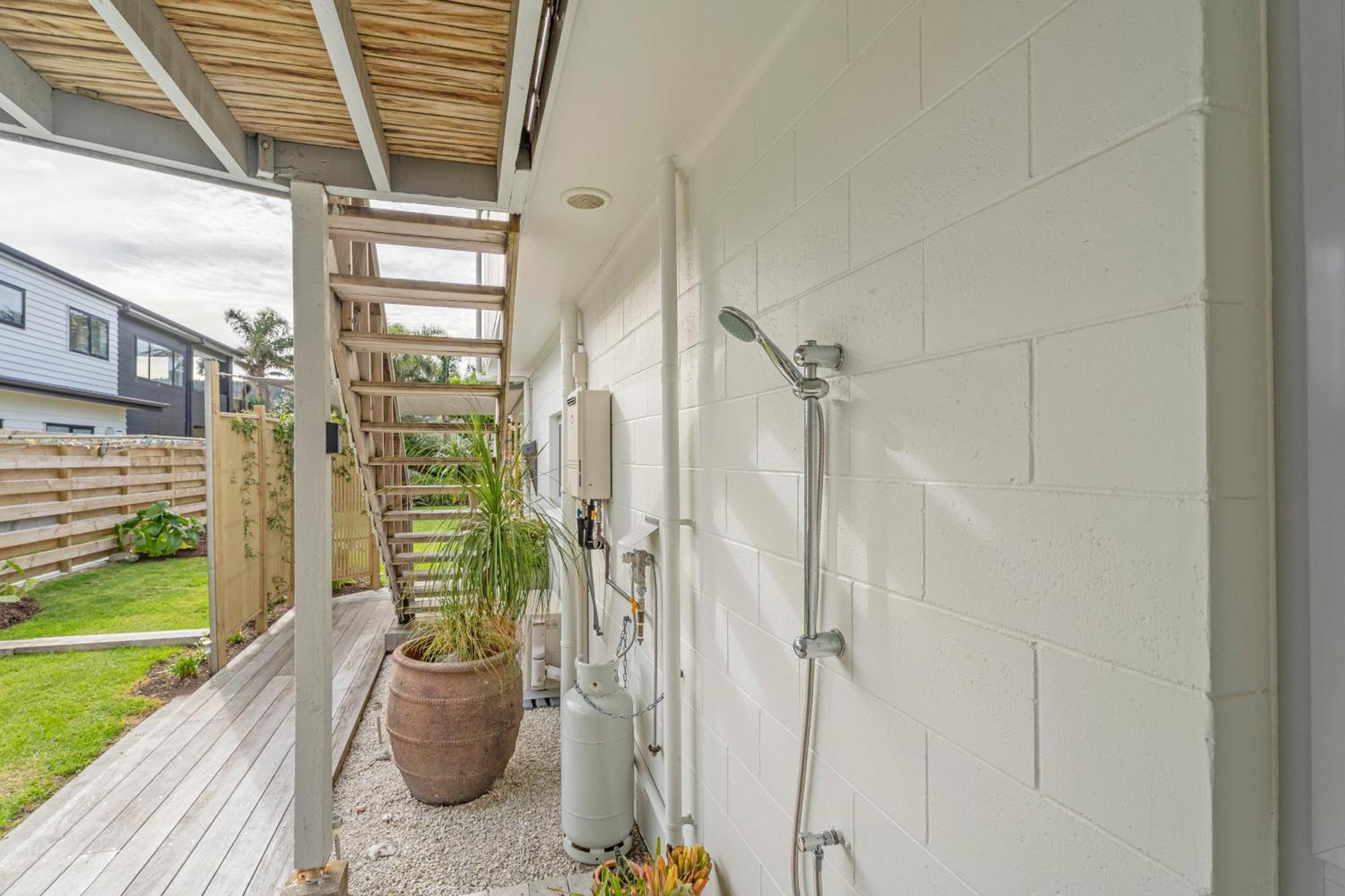Coast Awhile - Whangamata Holiday Home Exteriör bild