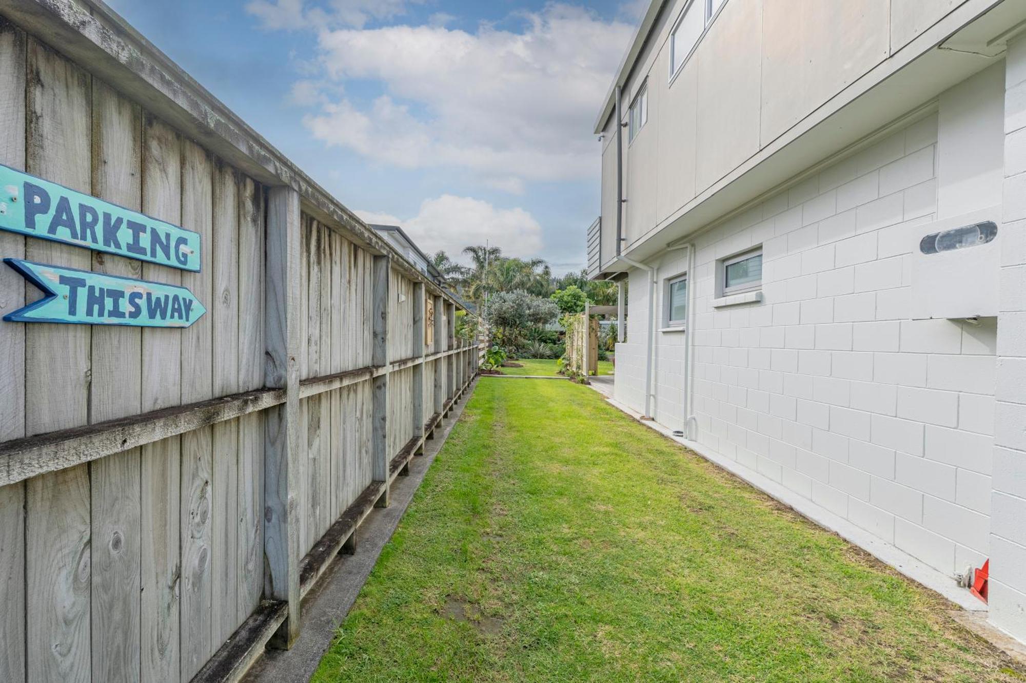 Coast Awhile - Whangamata Holiday Home Exteriör bild